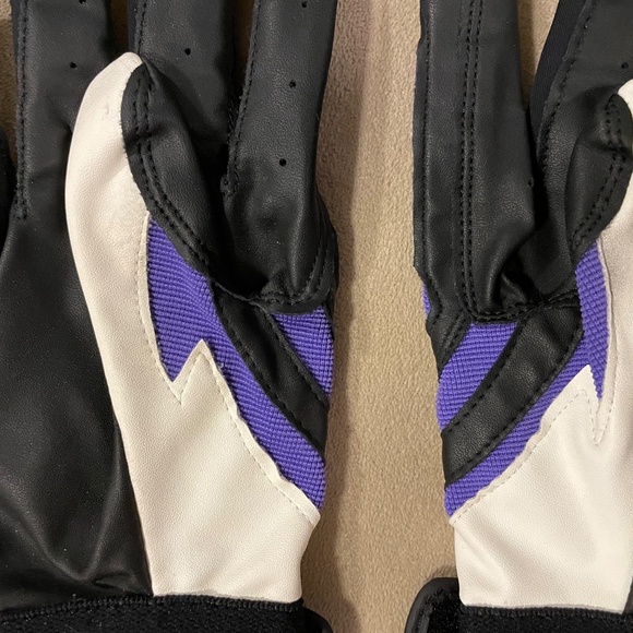 New Colorado Rockies Youth Batting Gloves - Picture 4 of 6